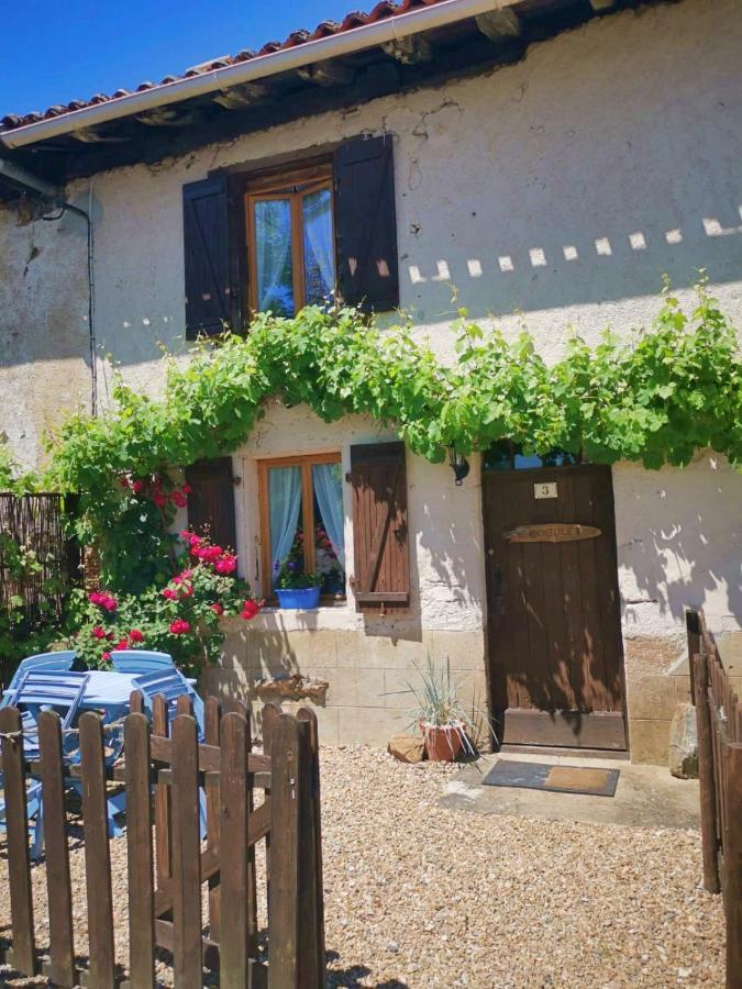 Les Verges Gites Exideuil-sur-Vienne Екстериор снимка
